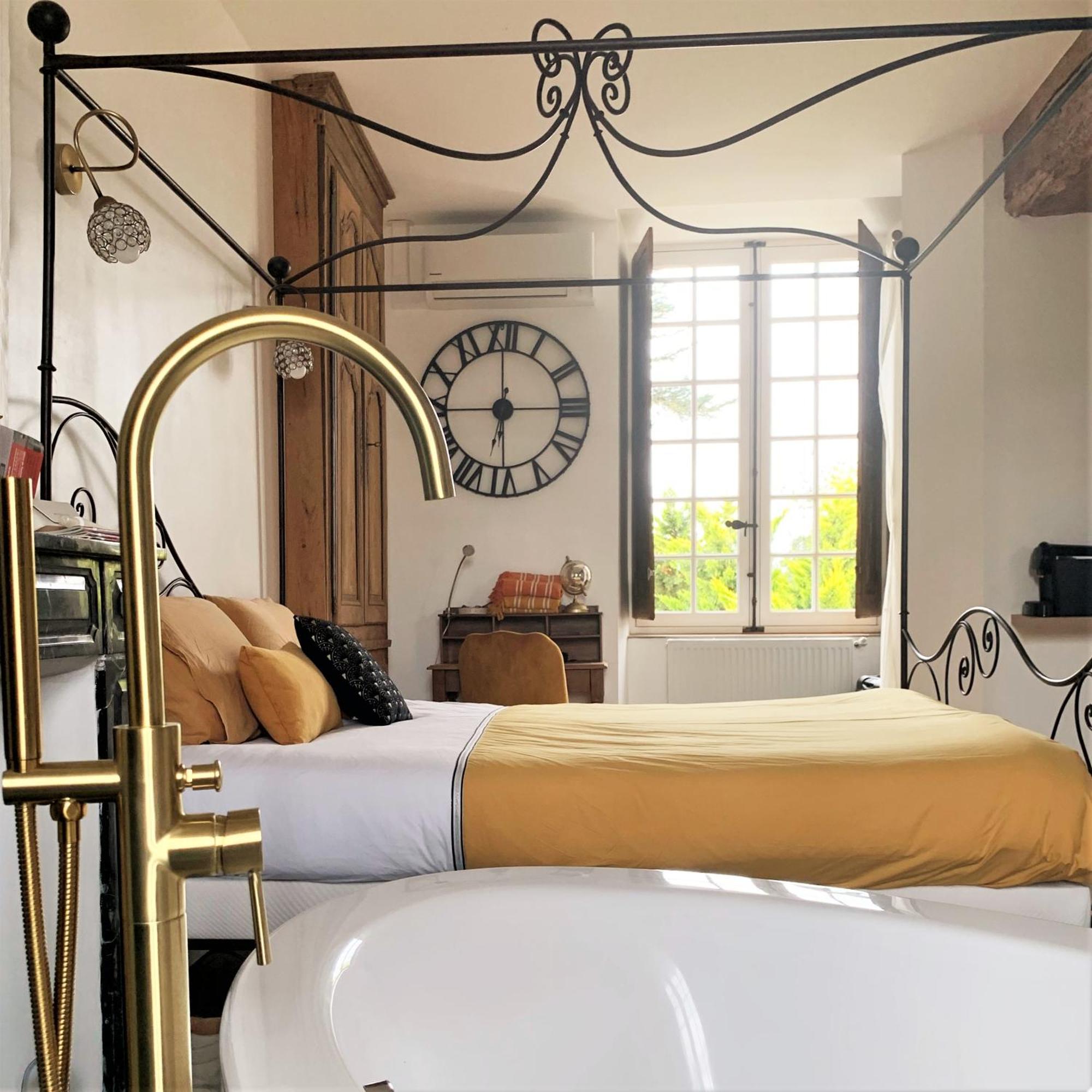 Bed and Breakfast Le Bas Chitray Ménil Exteriér fotografie